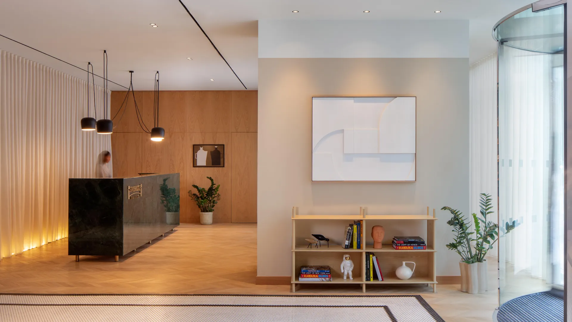 Staybridge Suites Dubai Financial Centre By Ihg 4*,